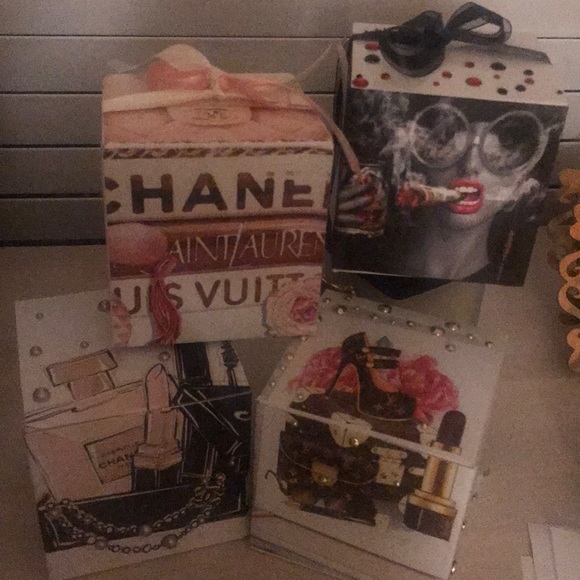 Meet your Posher Elaine- I also DIY too! ✔️ me out - Picture 2 of 2